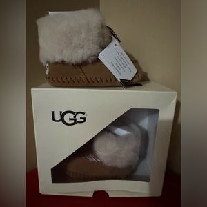 Ugg Infant Sparrow Boot-Tan Size 4/5 Medium (12-18mo)